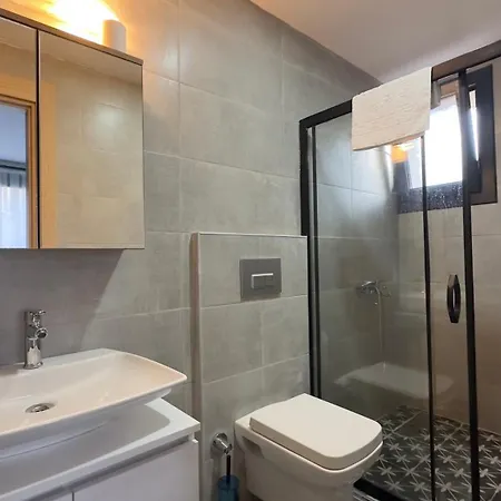 Mira House 住宿加早餐酒店 Çeşme