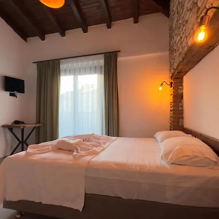 住宿加早餐酒店 Mira House Çeşme